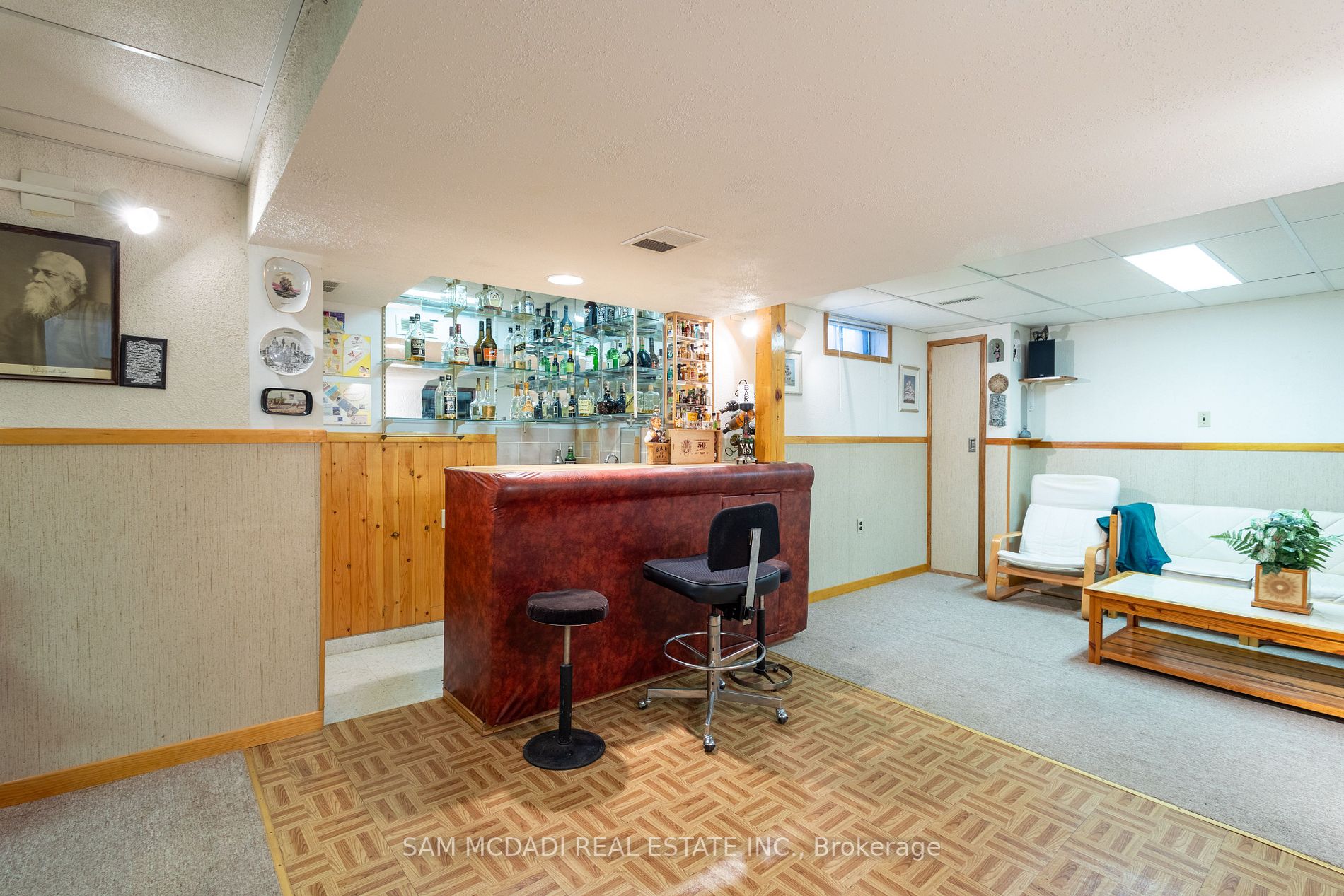 60 La France Rd S