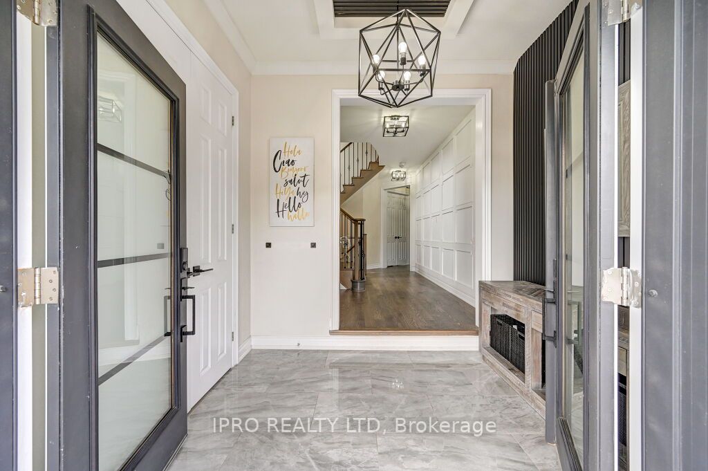 160 Upper Canada Crt