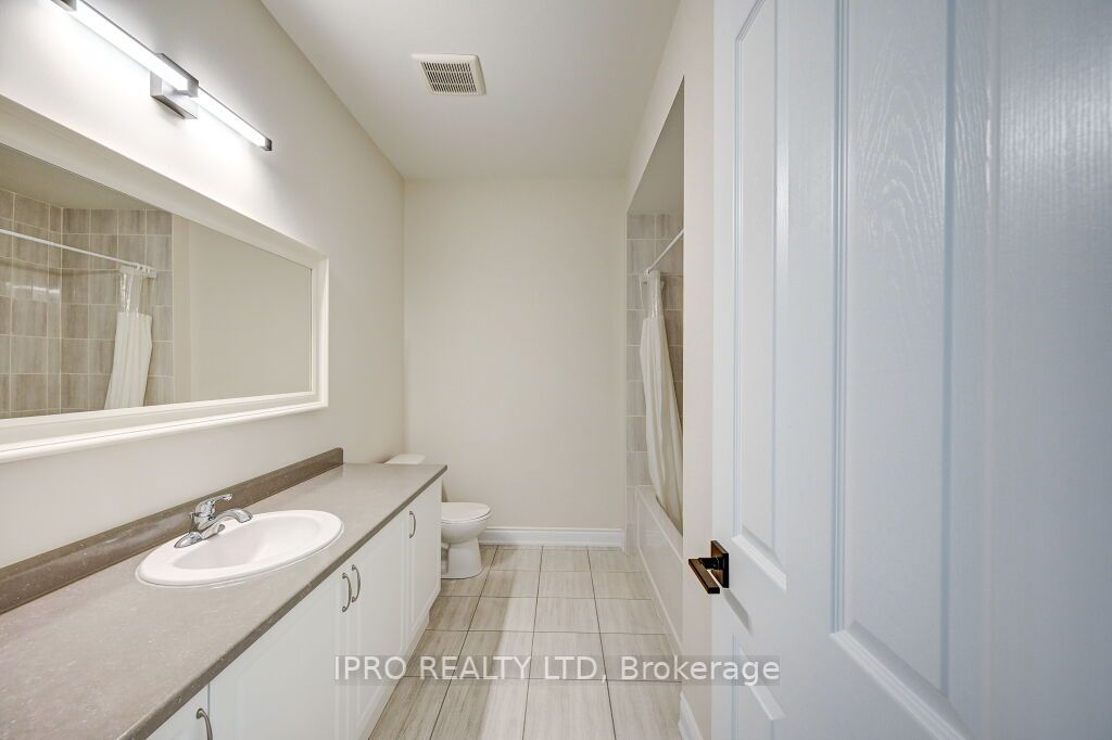 160 Upper Canada Crt