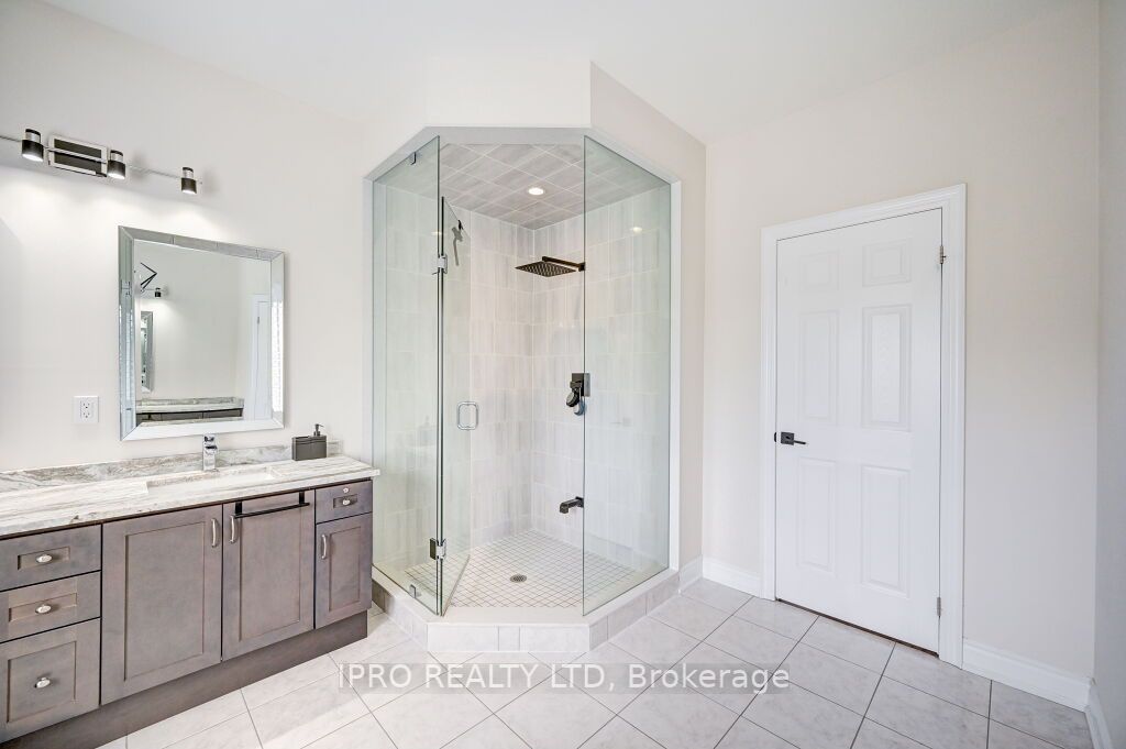 160 Upper Canada Crt