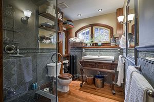 125 Macdonell Ave