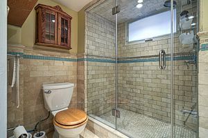 125 Macdonell Ave
