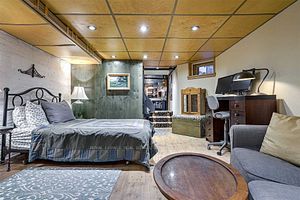 125 Macdonell Ave