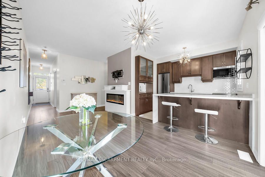 70 Plains Rd W, #25