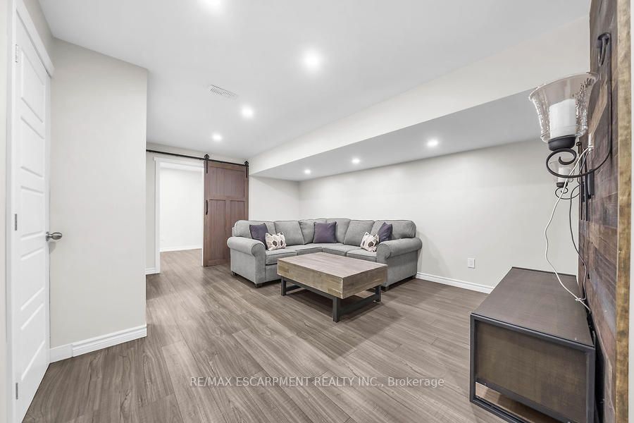 70 Plains Rd W, #25