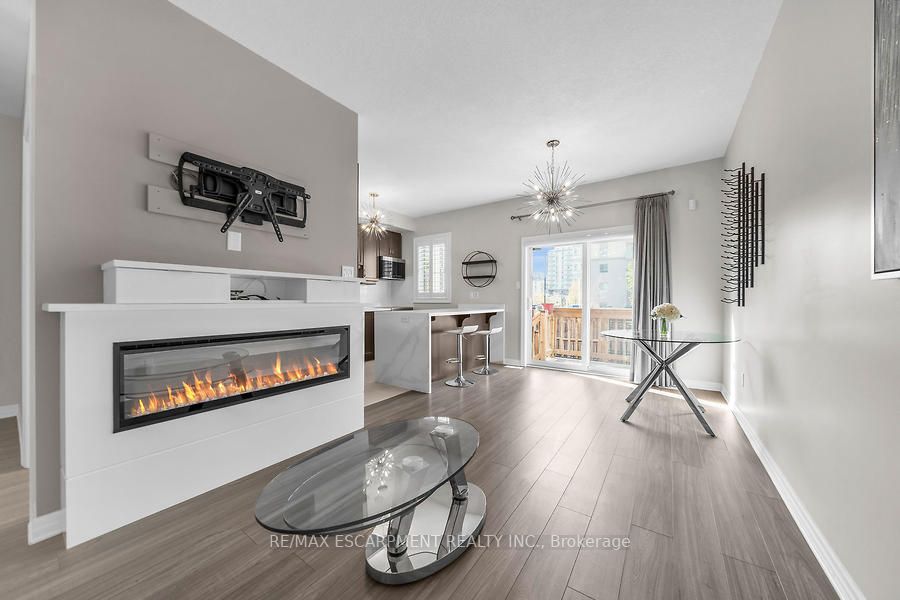 70 Plains Rd W, #25