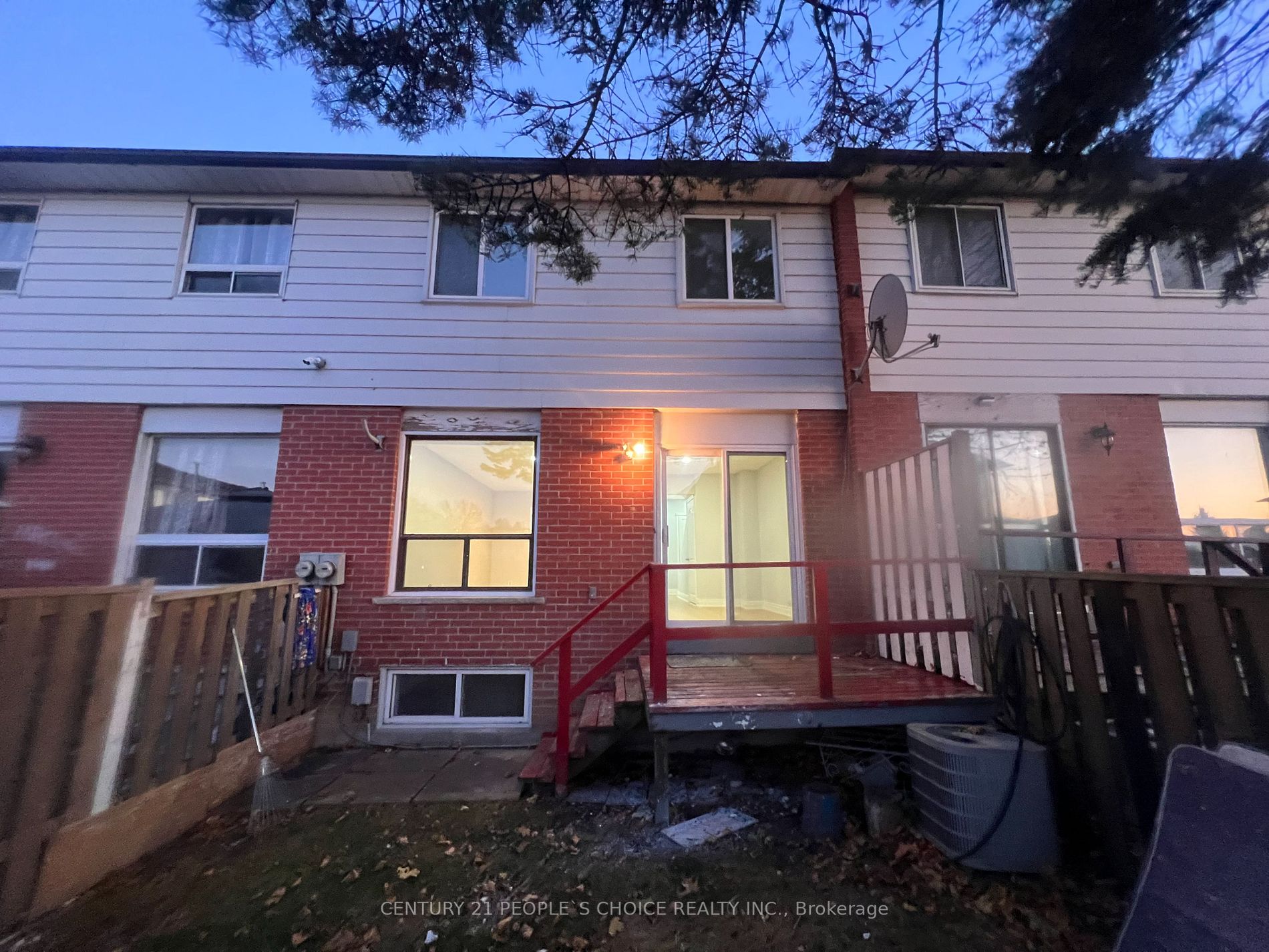 7560 Goreway Dr, #20