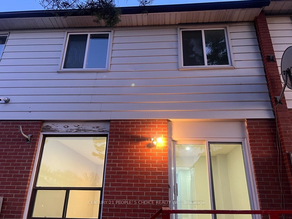 7560 Goreway Dr, #20