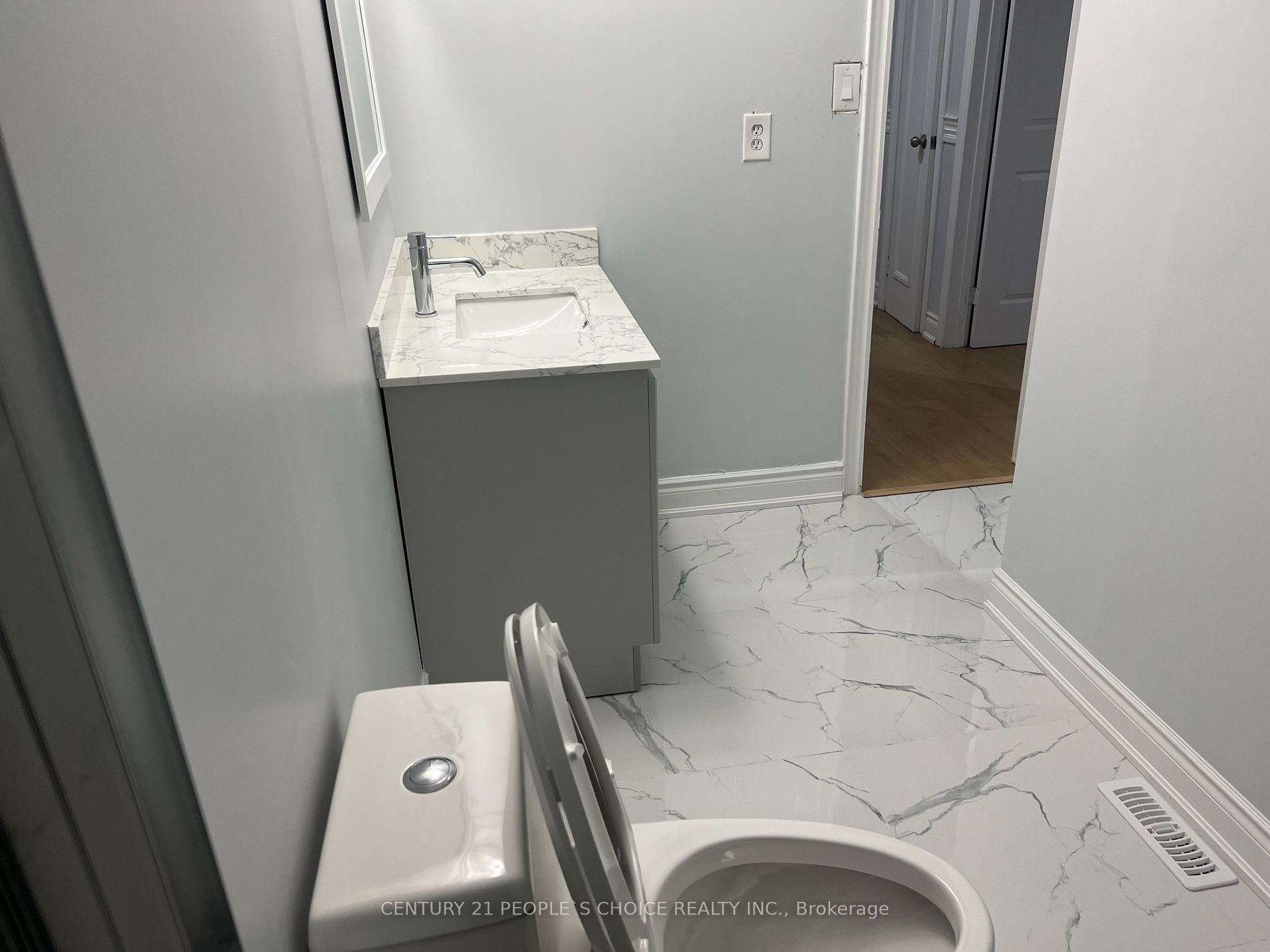 7560 Goreway Dr, #20