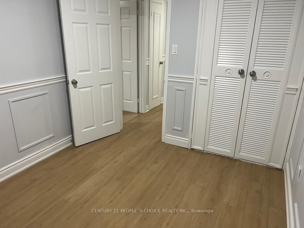 7560 Goreway Dr, #20