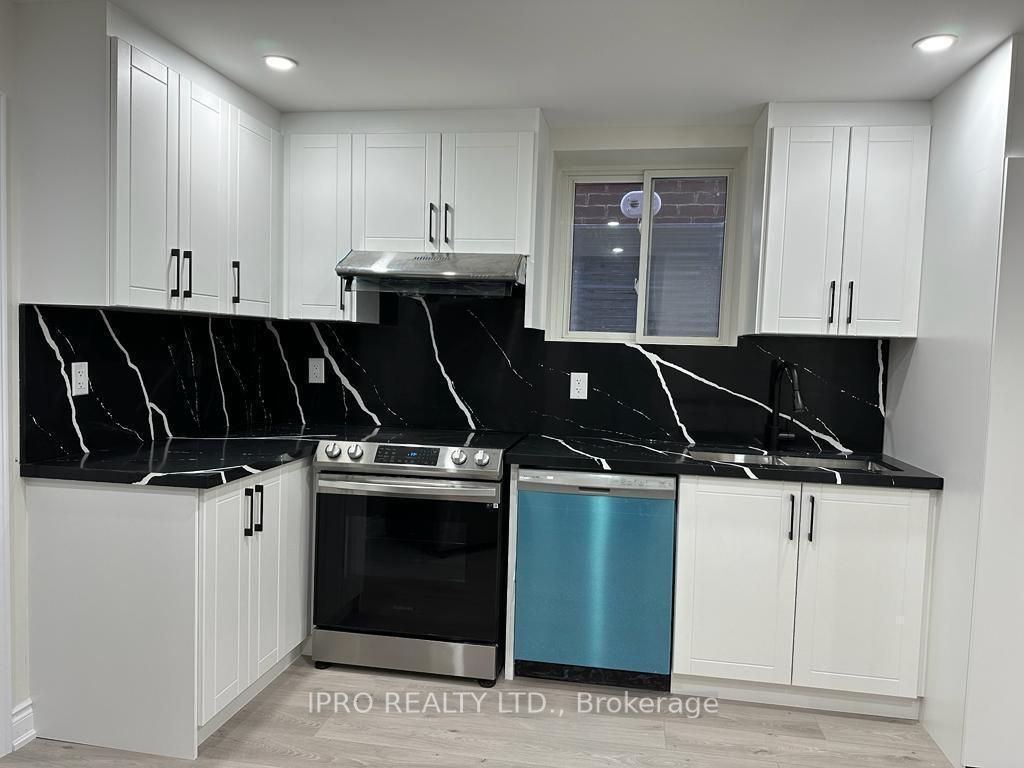 816 Sumac Cres