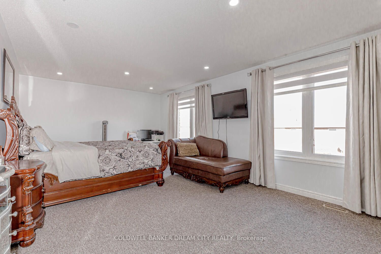 10 Wintersnow Court