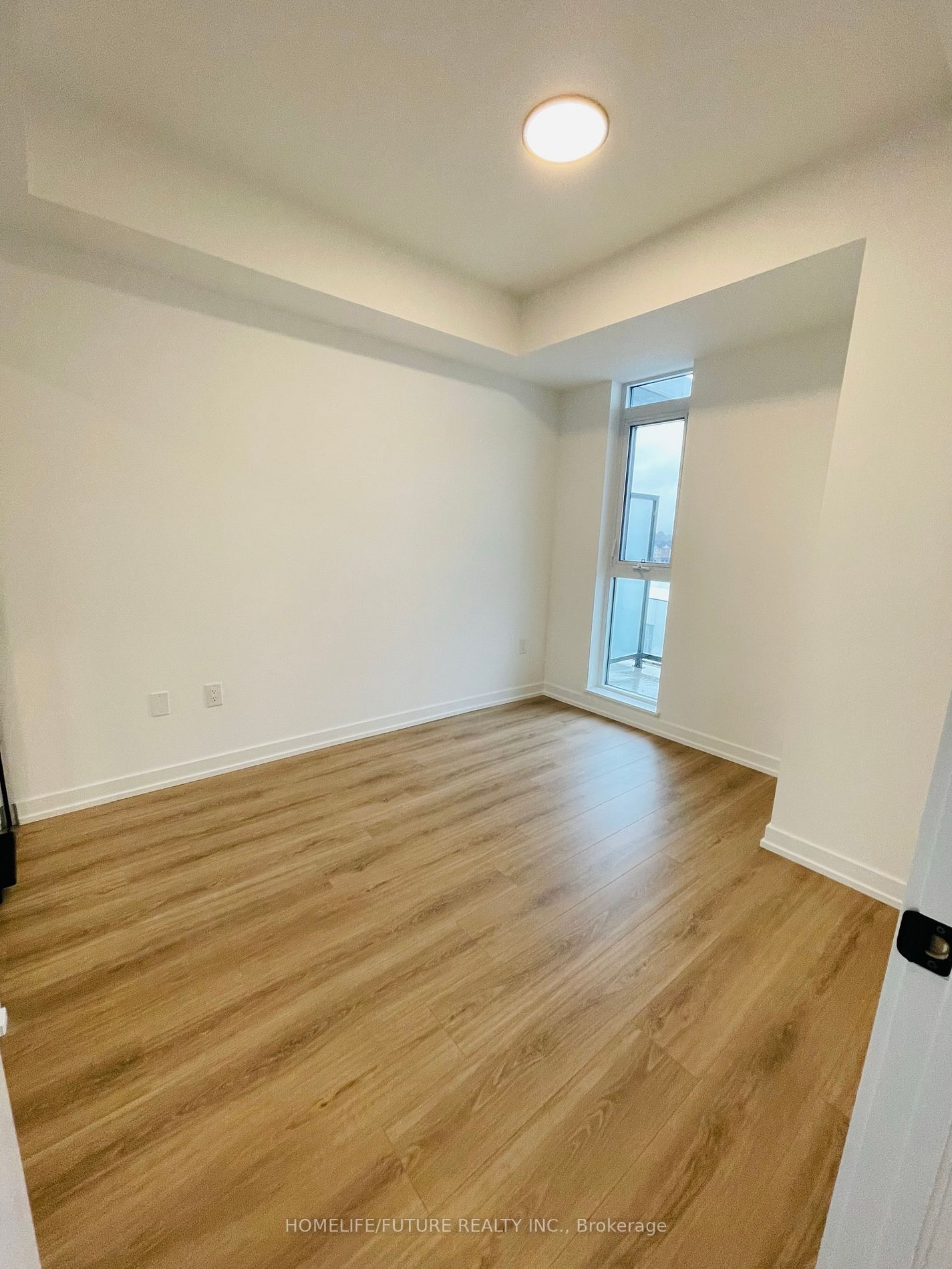 10 Lagerfeld Dr, #502