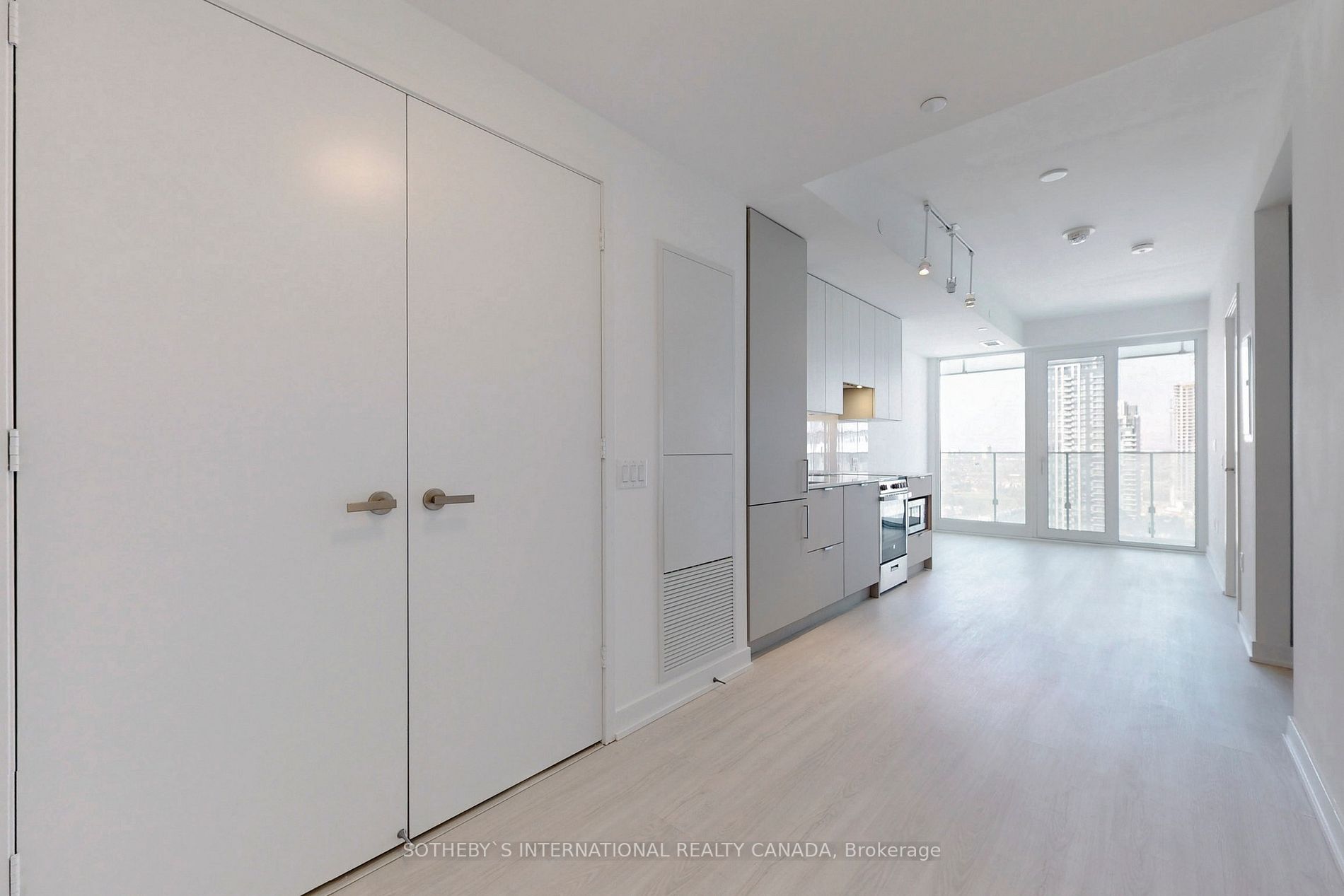 3883 Quartz Road, #1812