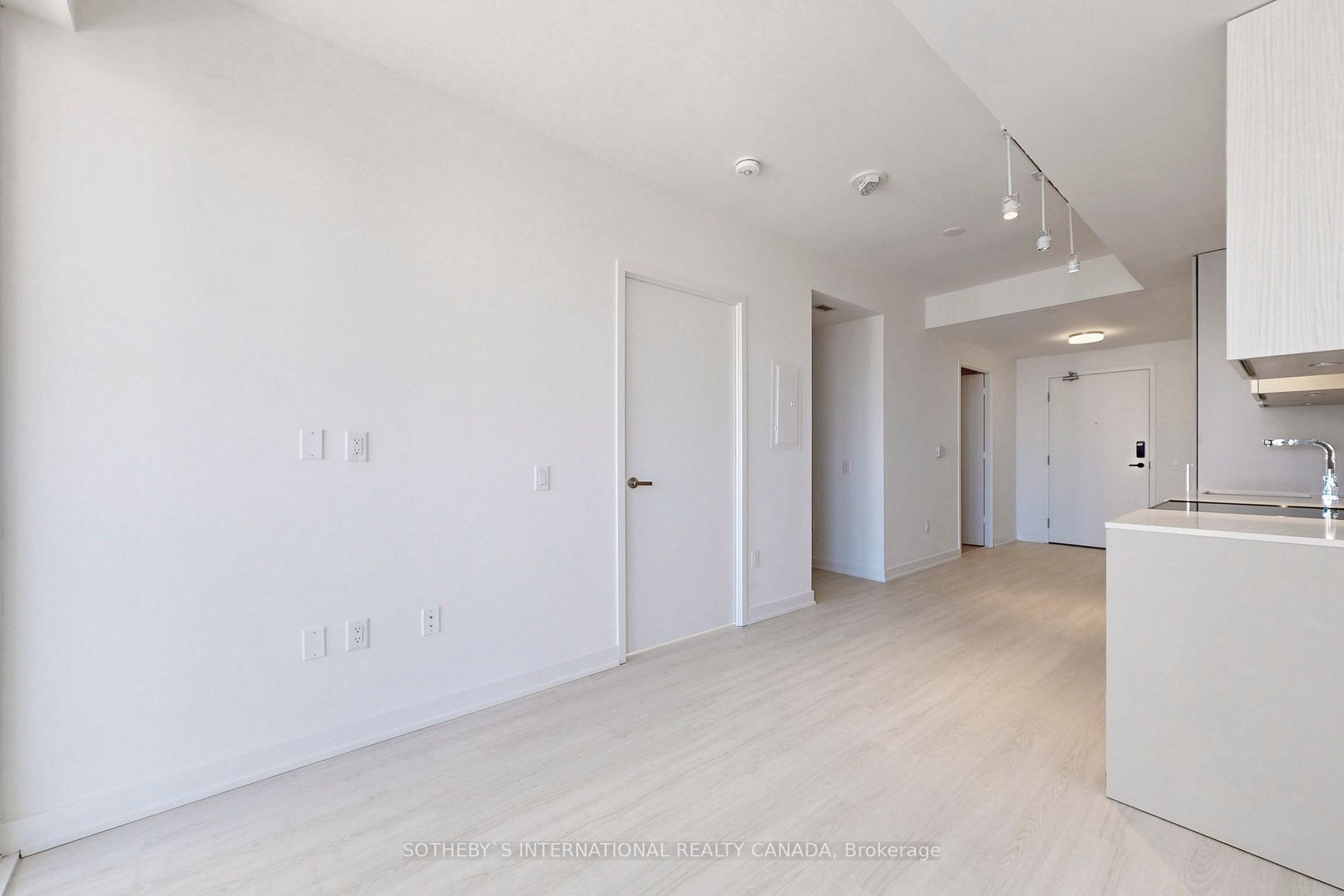 3883 Quartz Road, #1812