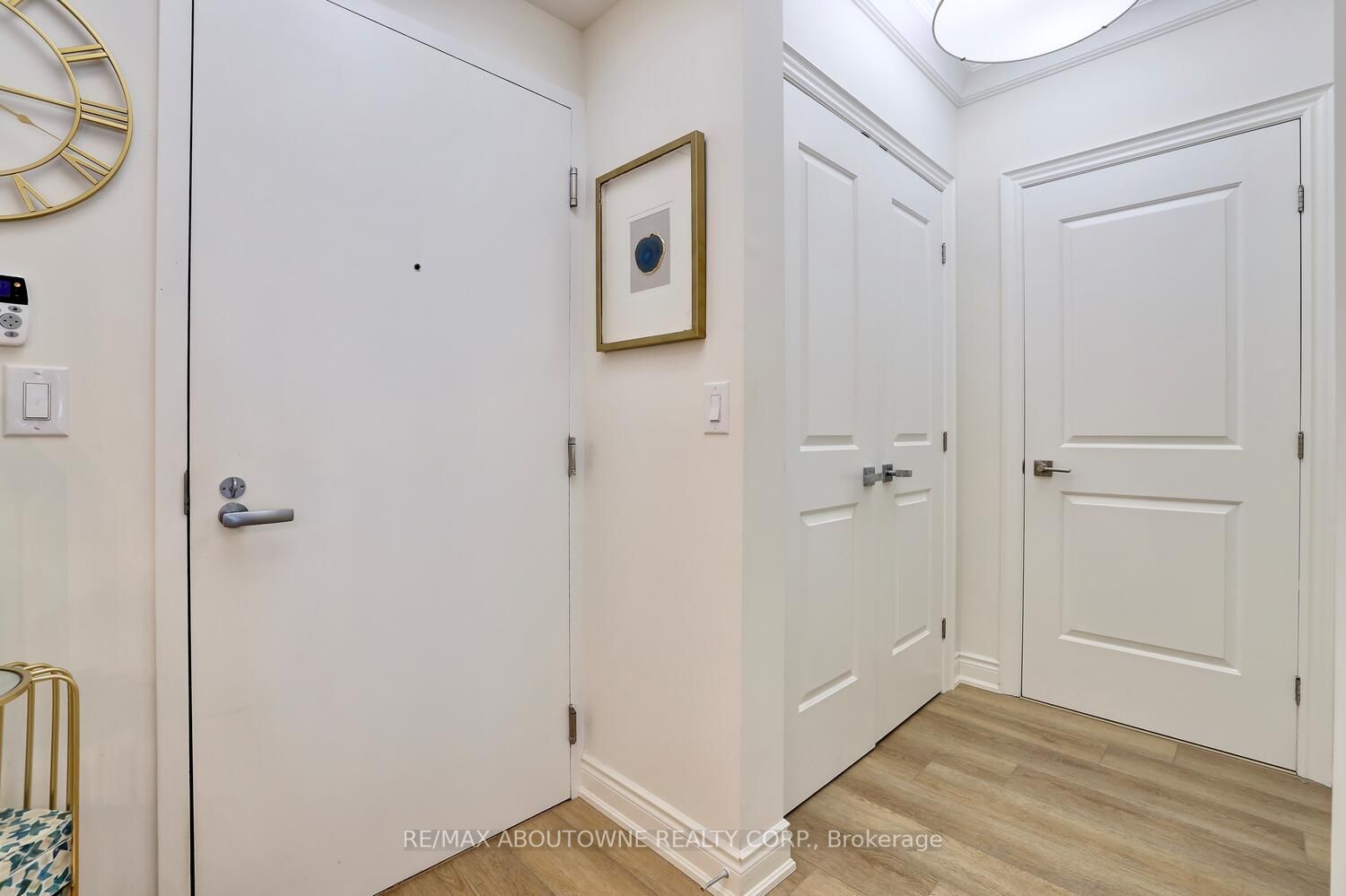 3500 Lakeshore Rd W, #325
