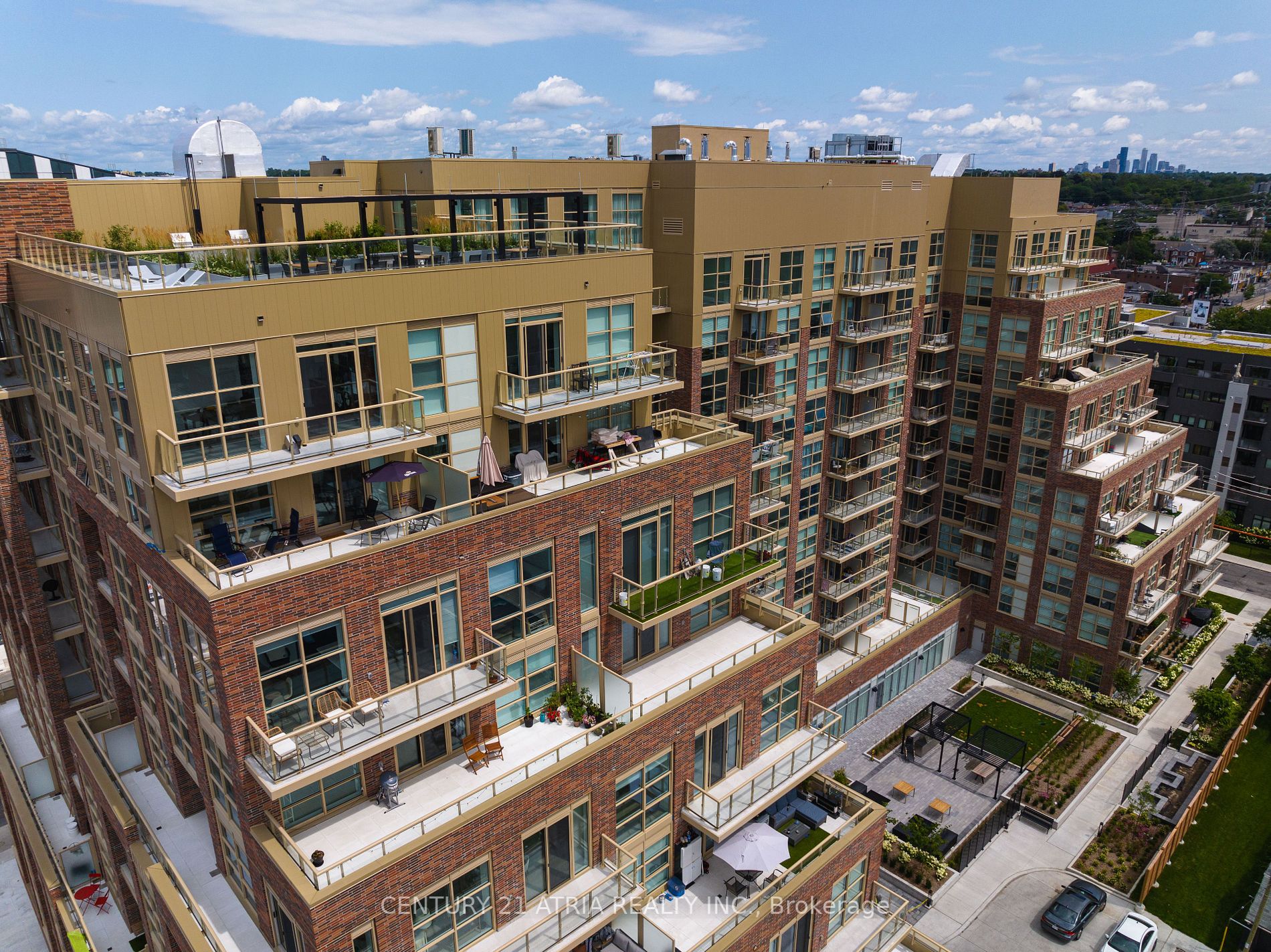 1787 St. Clair Ave W, #805