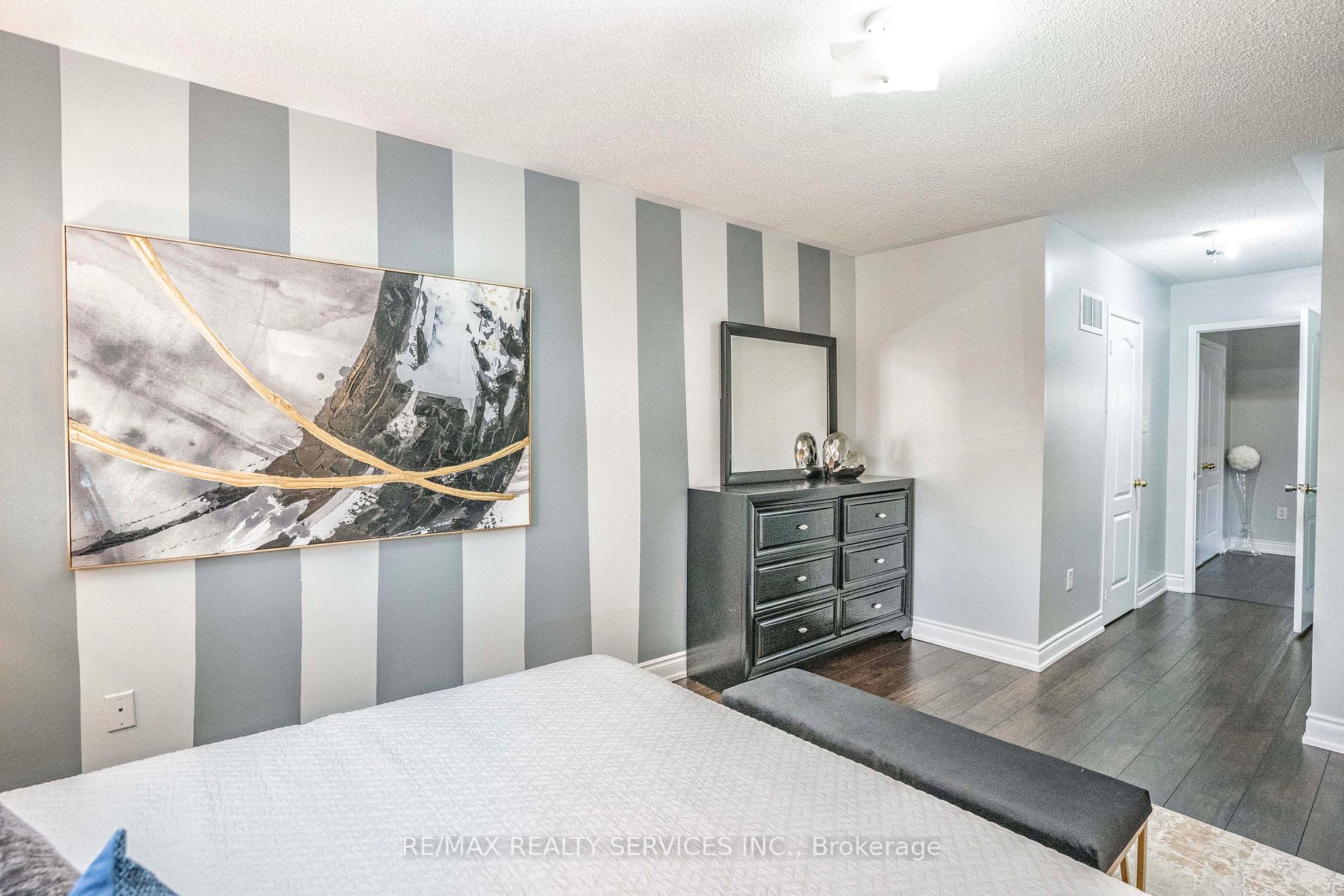 109 Crystal Glen Cres