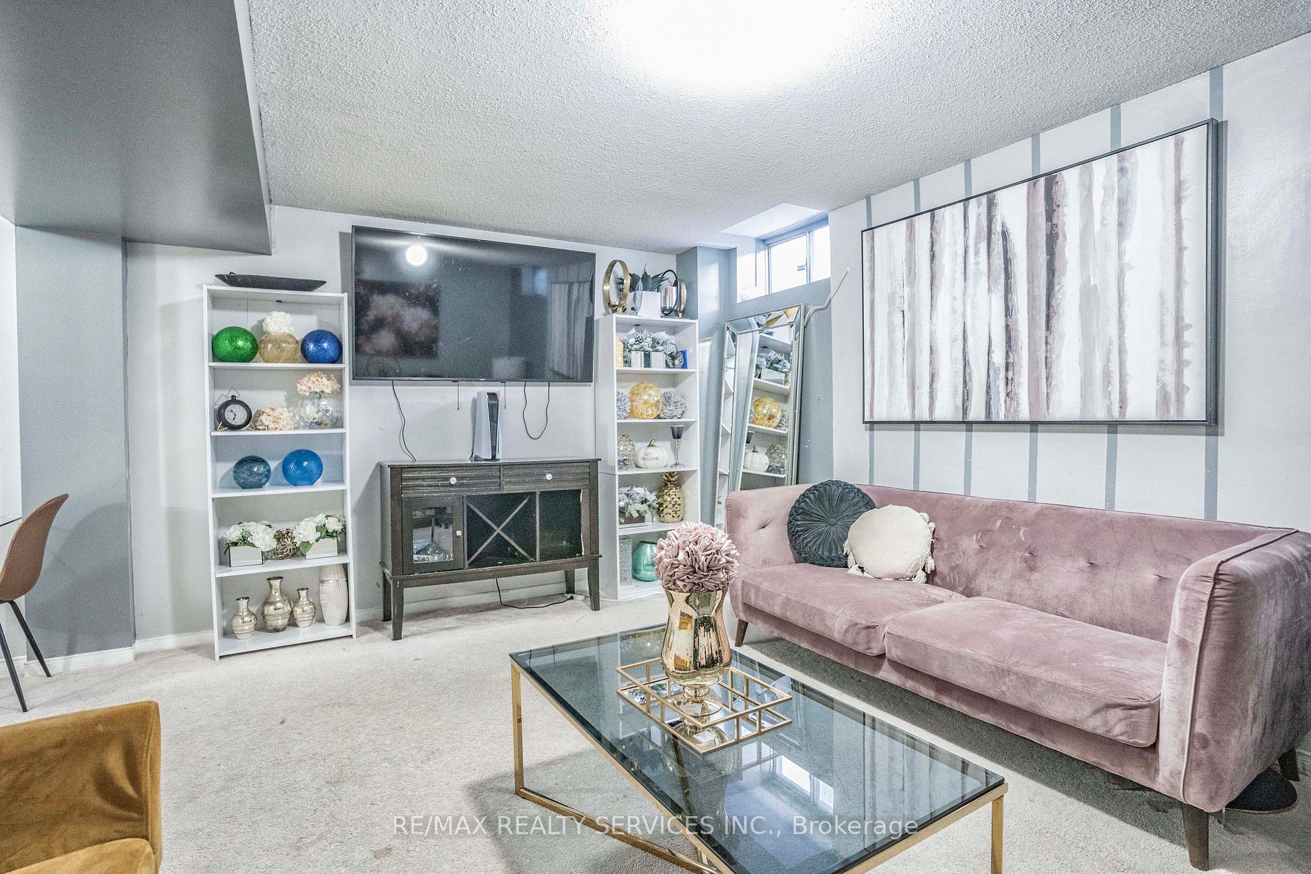 109 Crystal Glen Cres