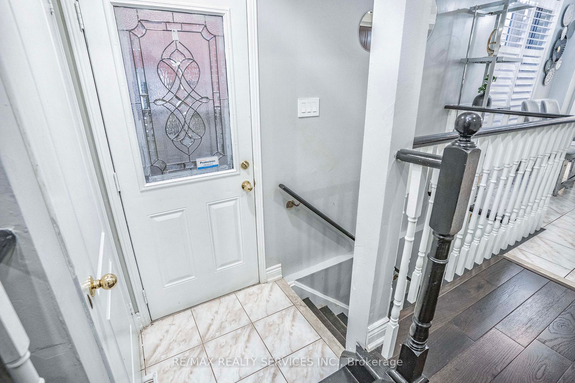 109 Crystal Glen Cres