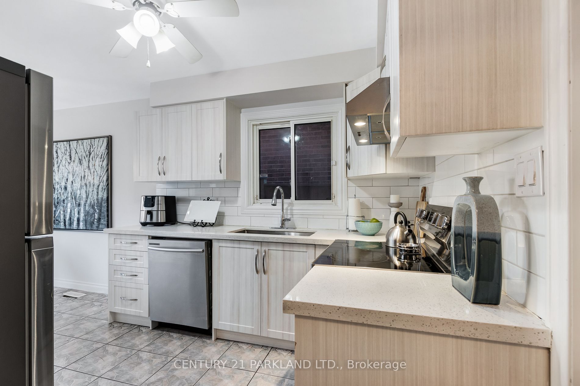 93 Candy Cres