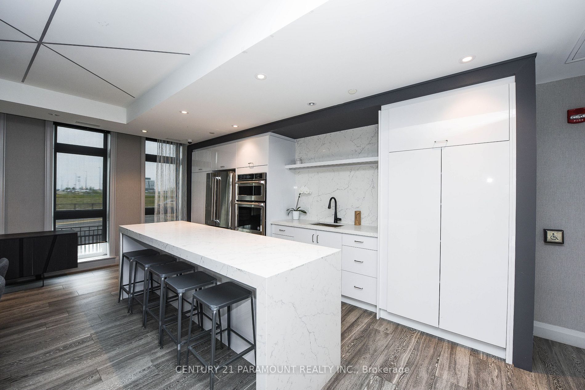 200 Lagerfeld Dr, #627