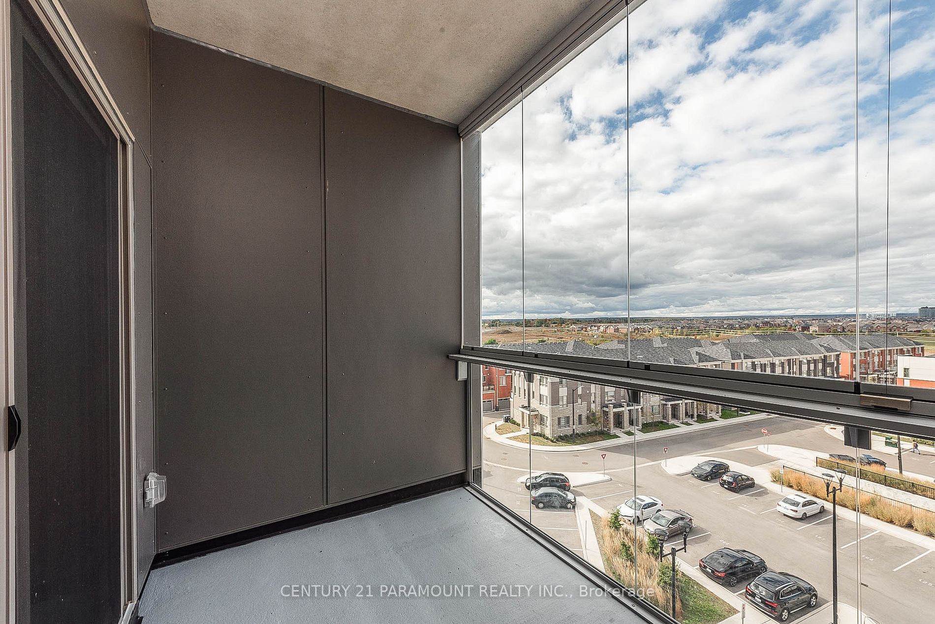 200 Lagerfeld Dr, #627