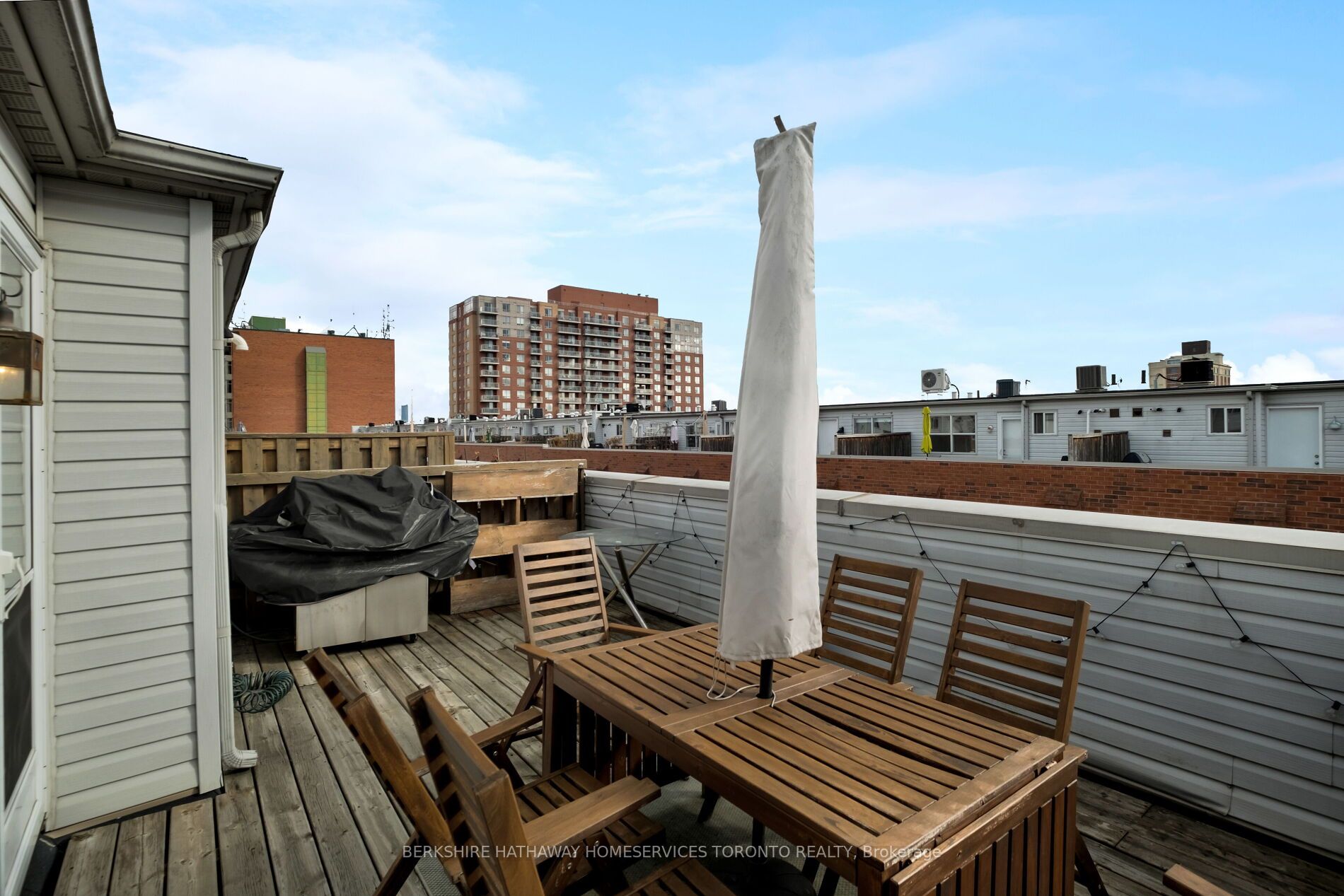43 Dekoven Mews, #2