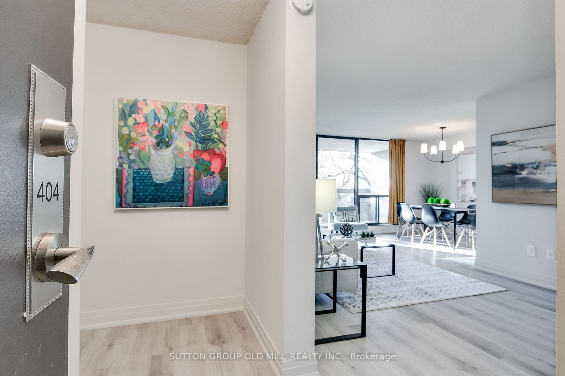 80 Quebec Ave, #404