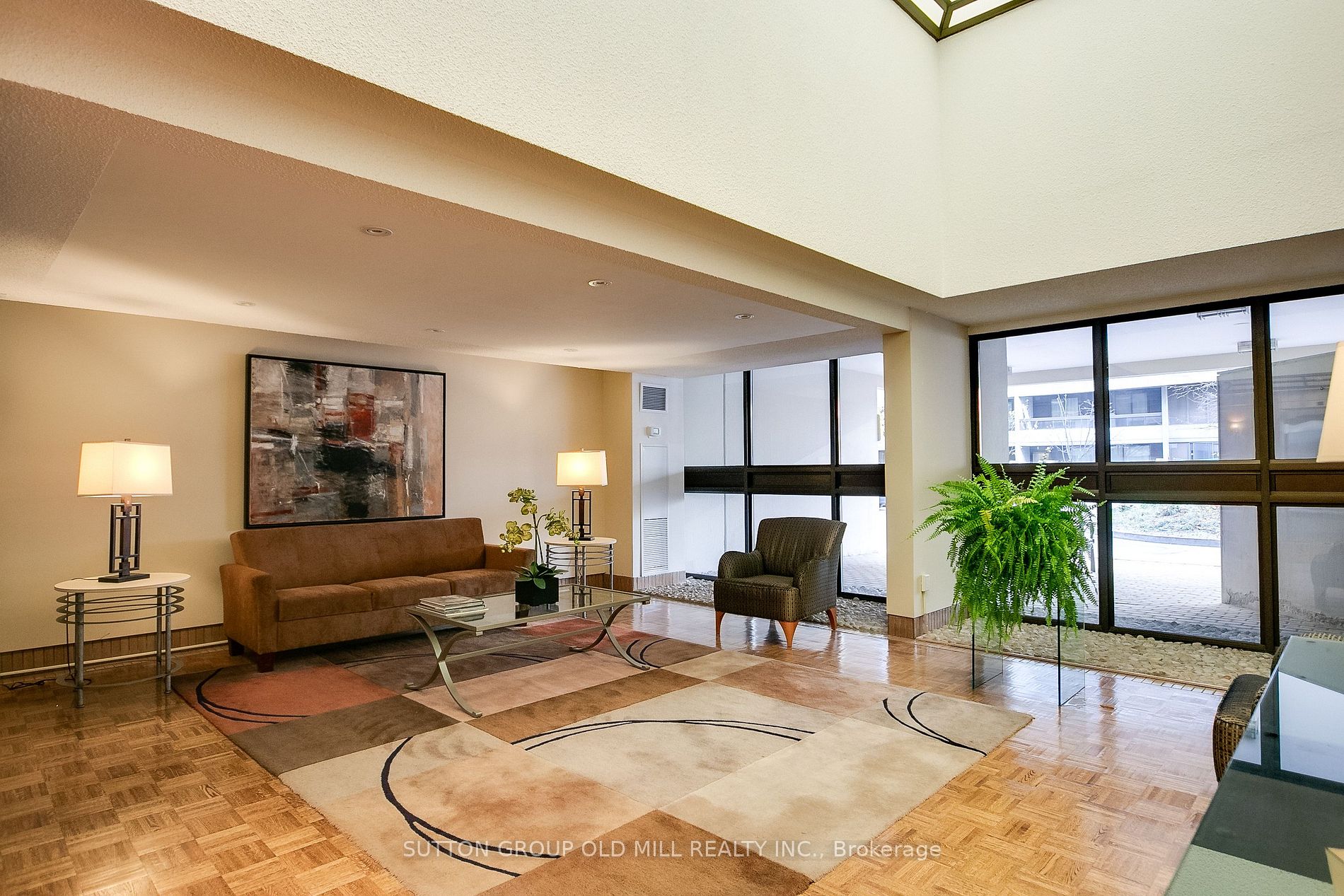 80 Quebec Ave, #404