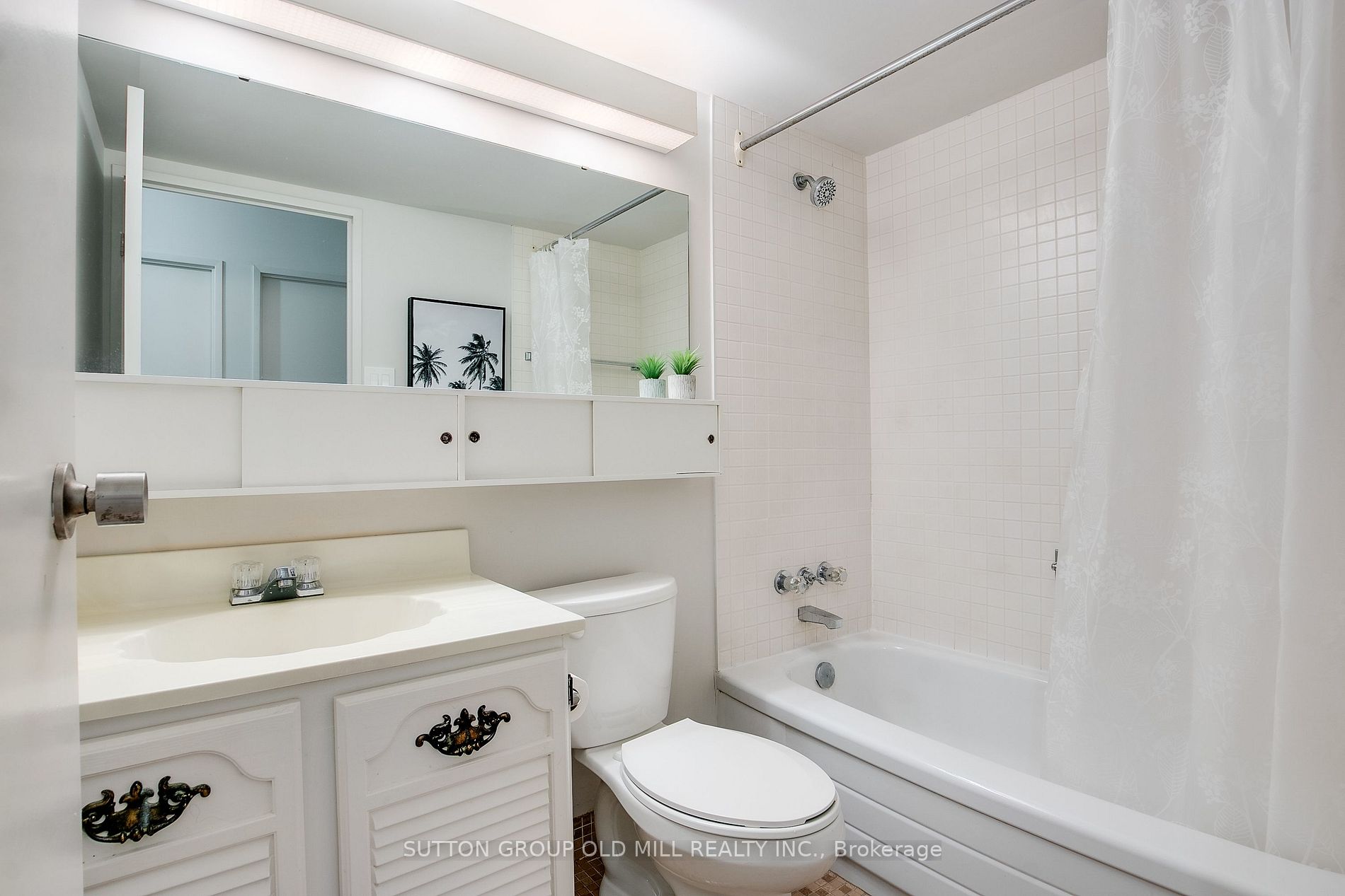 80 Quebec Ave, #404