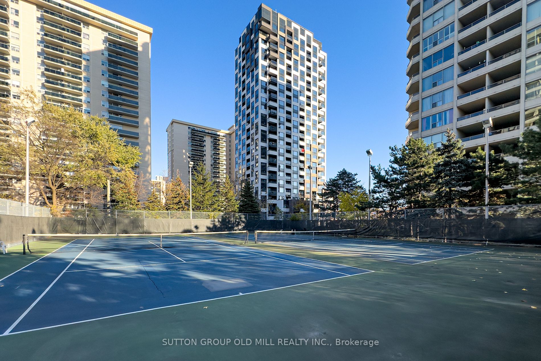 80 Quebec Ave, #404