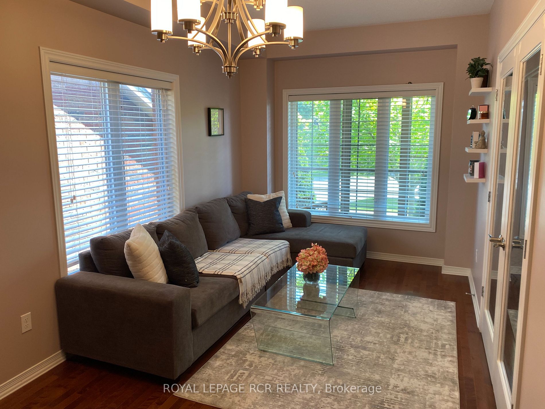 183 Elaine Dr