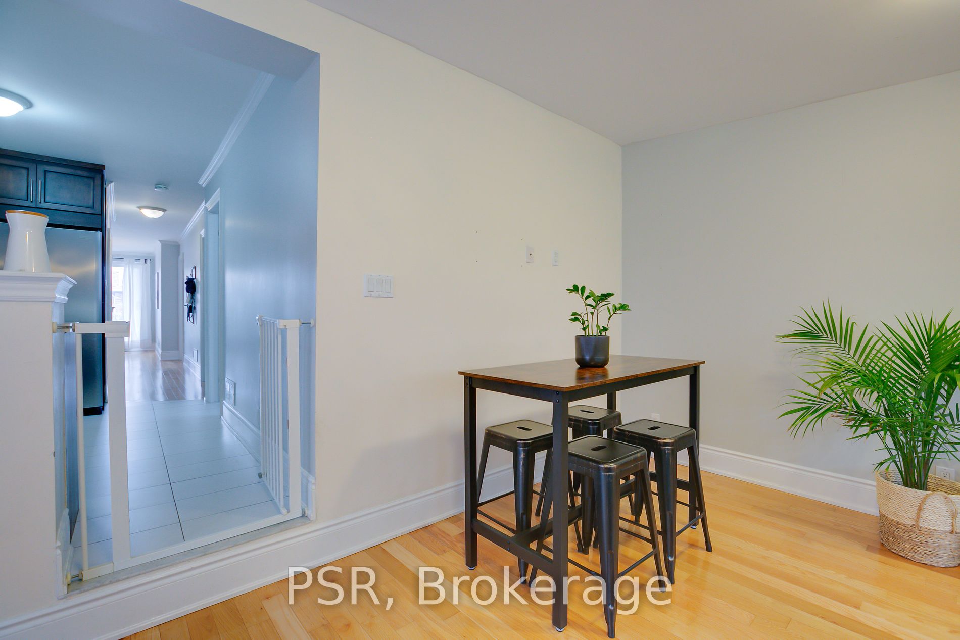 31 Rochdale Ave, #Upper