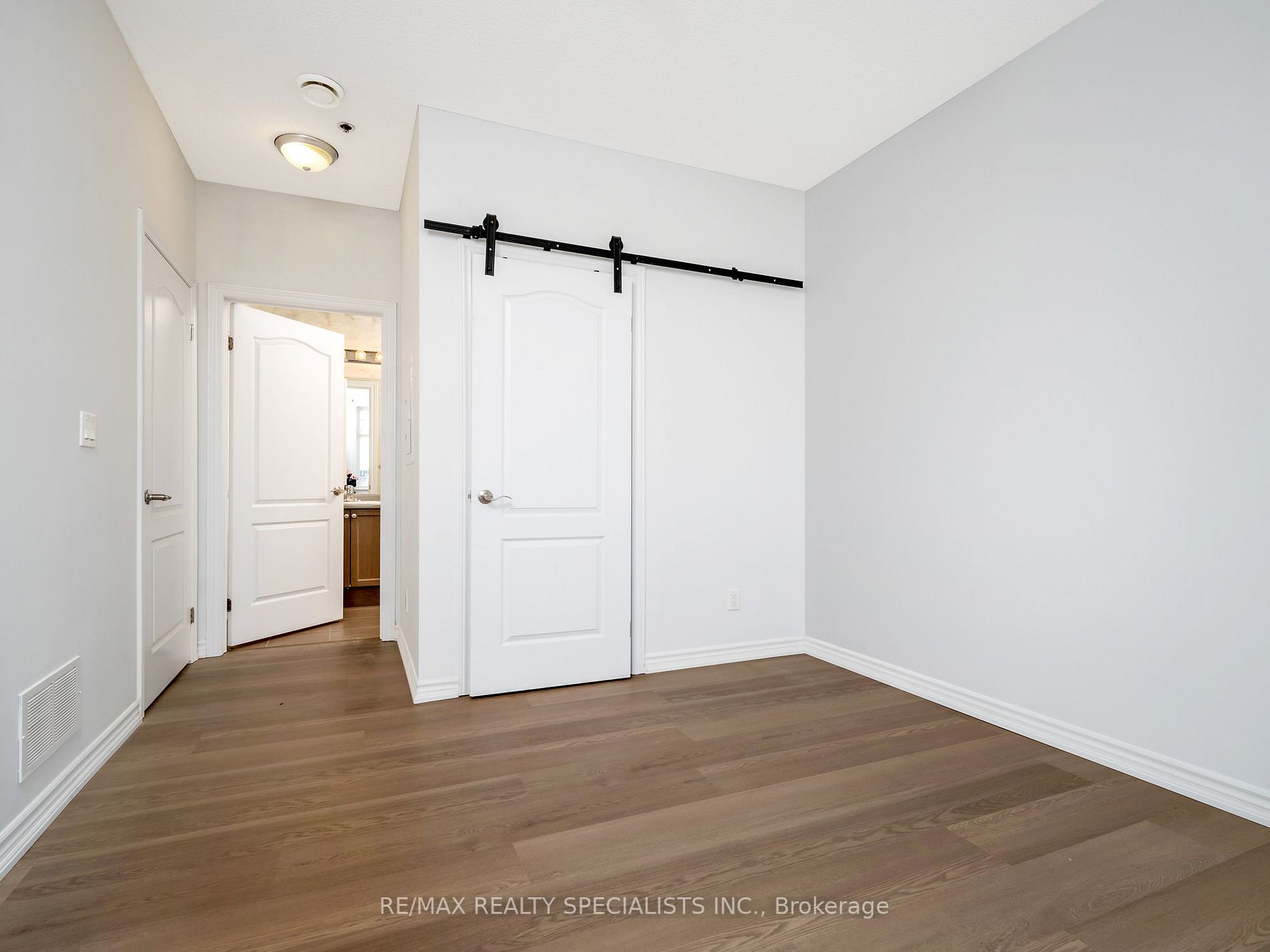 1370 Costigan Rd, #203