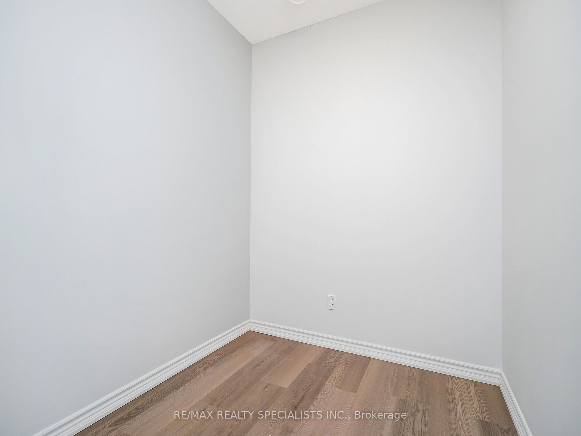 1370 Costigan Rd, #203