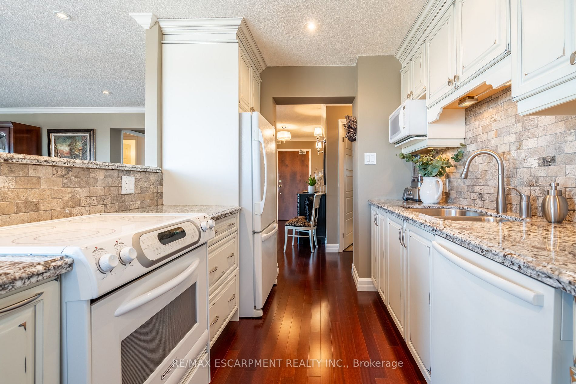 5280 Lakeshore Rd, #1212