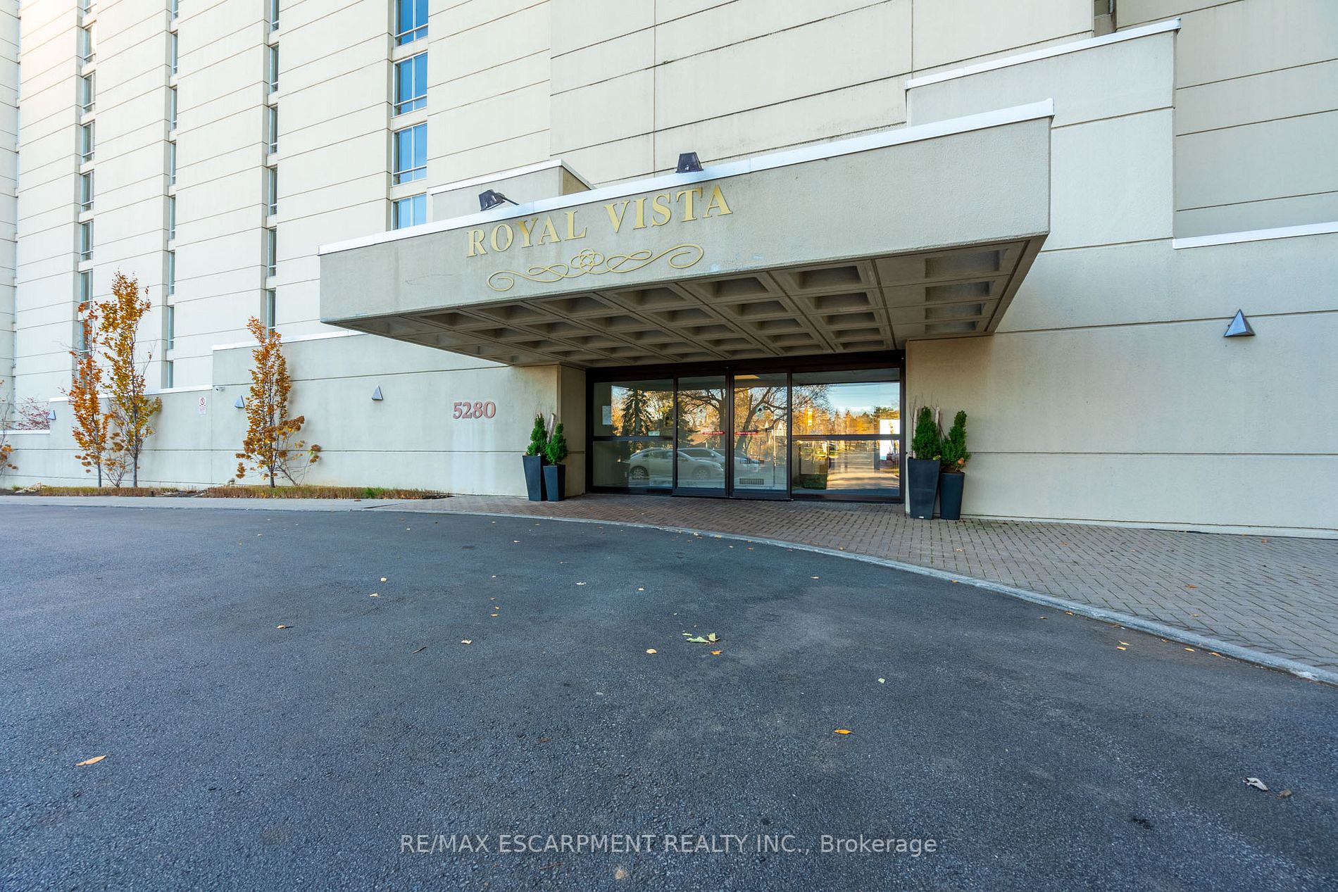 5280 Lakeshore Rd, #1212