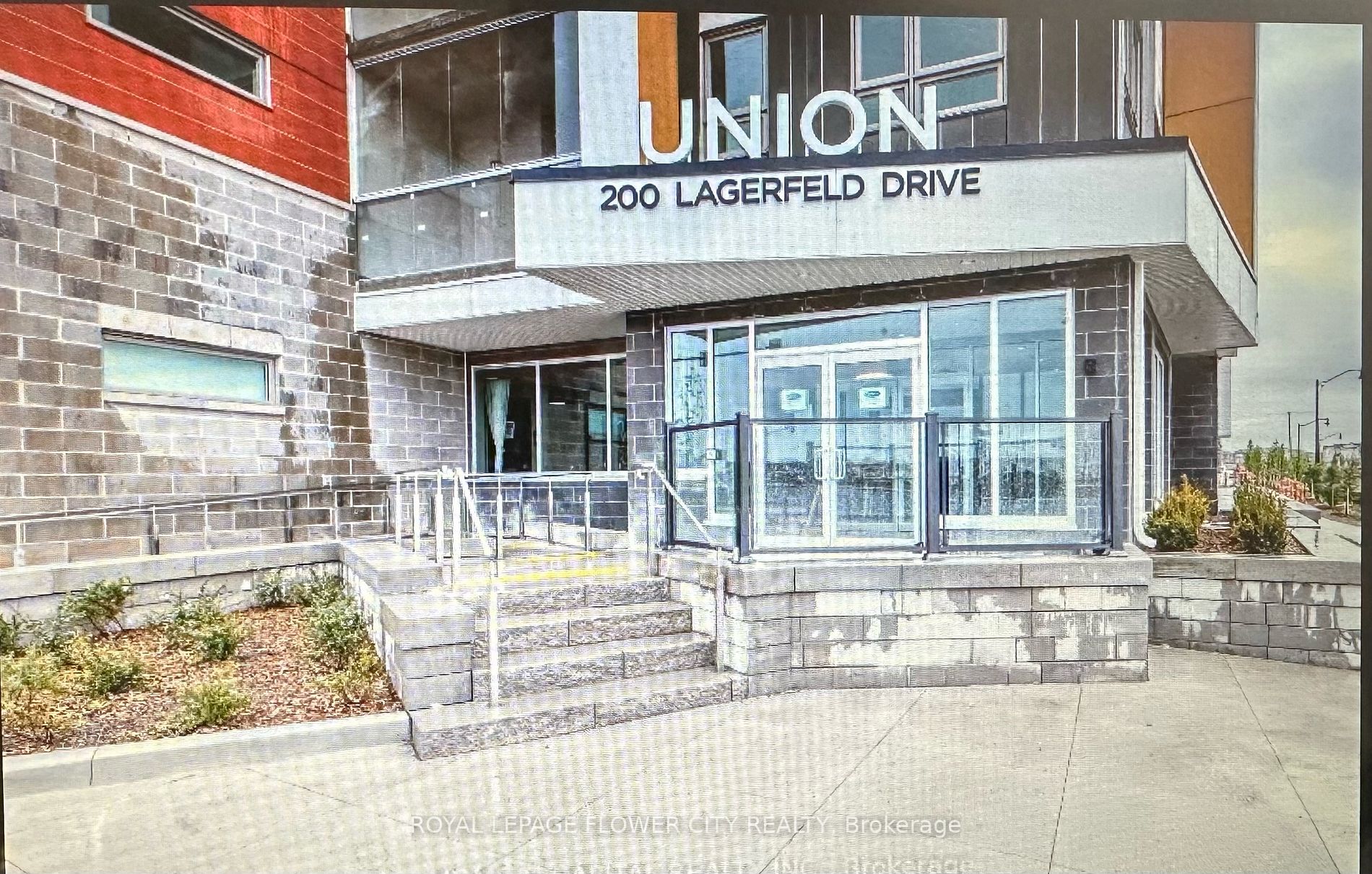 200 Lagerfeld Dr, #307