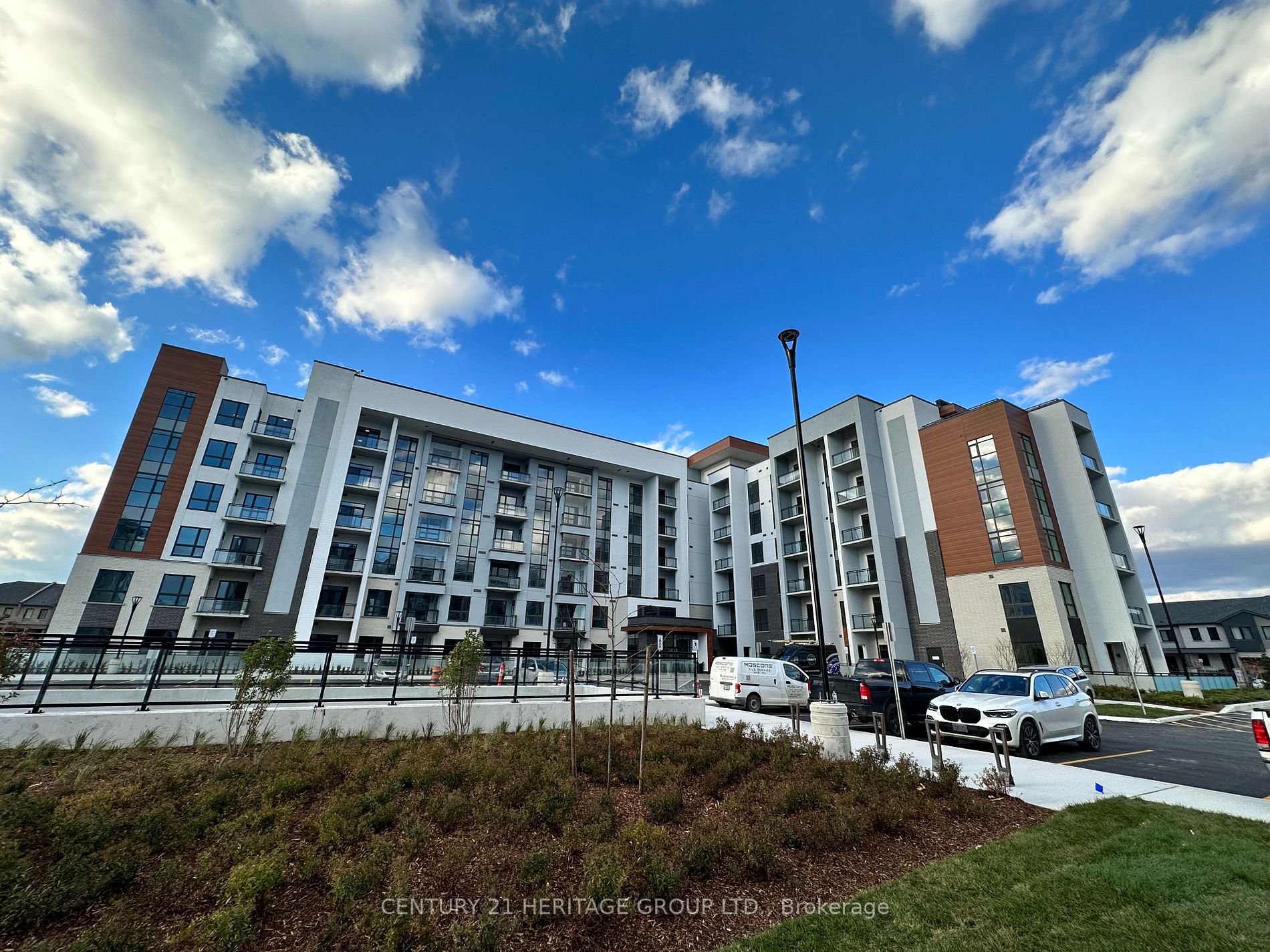 460 Gordon Krantz Ave, #206