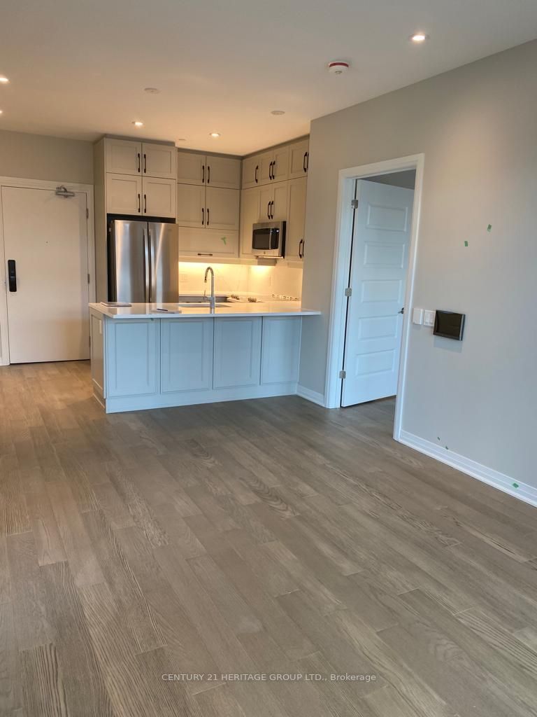460 Gordon Krantz Ave, #206