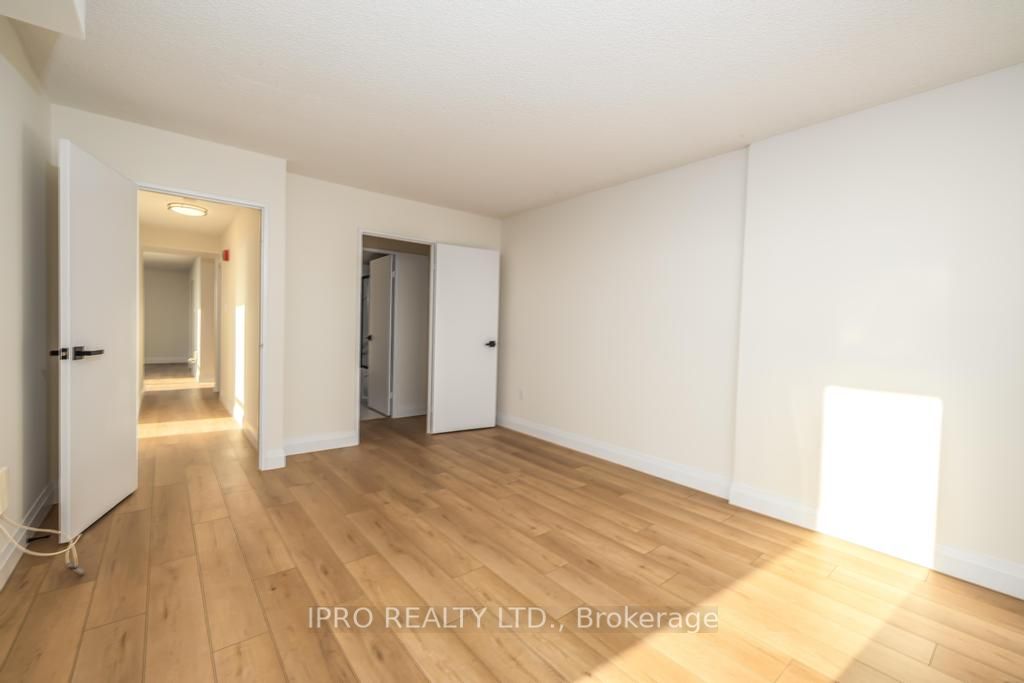 1515 Lakeshore Rd E, #1806
