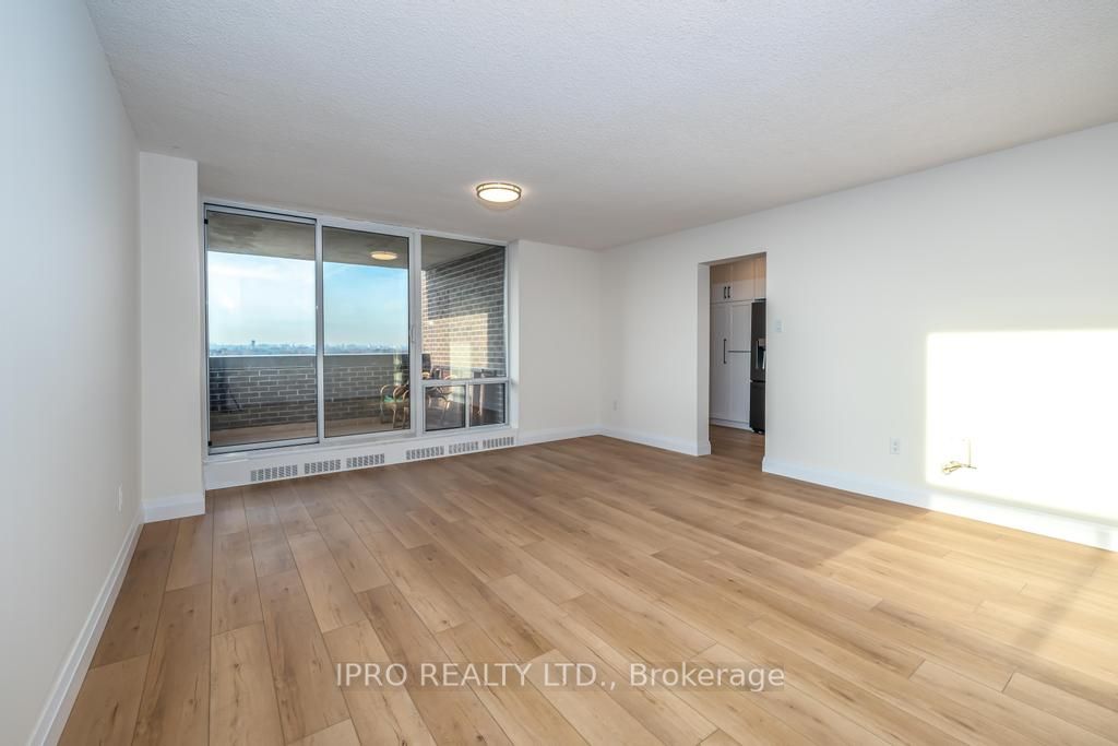 1515 Lakeshore Rd E, #1806