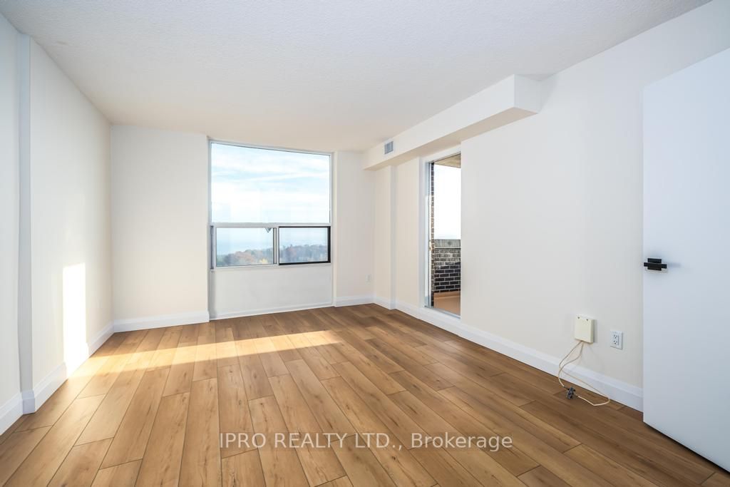 1515 Lakeshore Rd E, #1806
