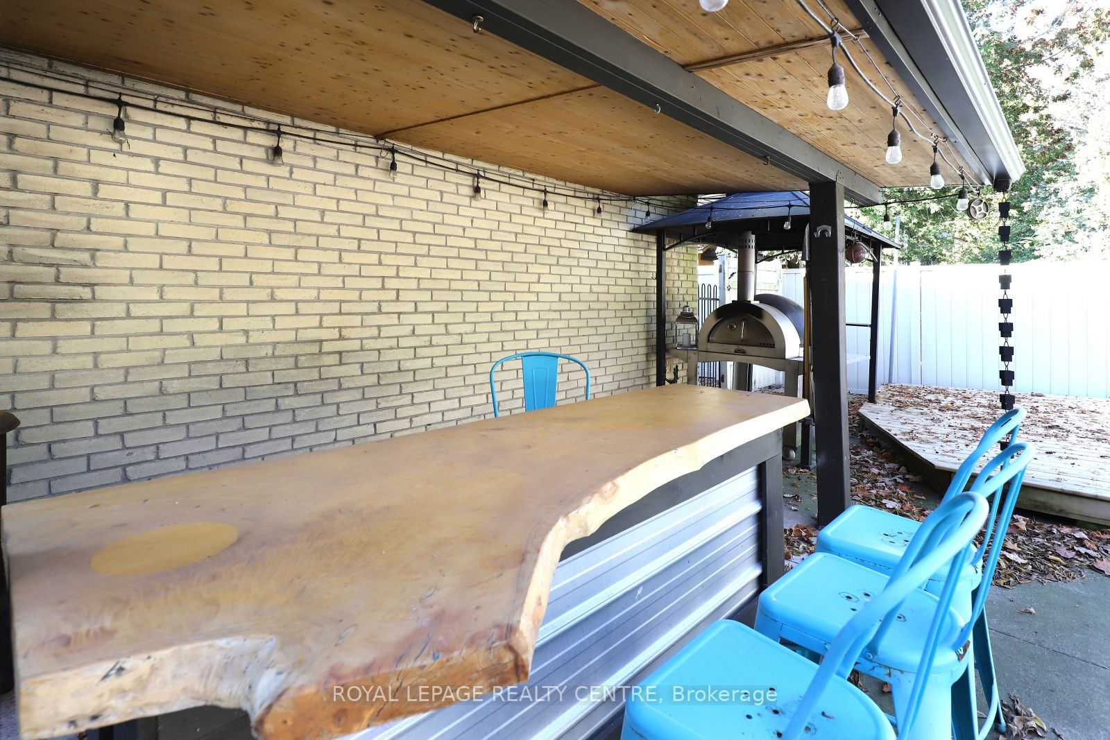 1671 Missenden Cres, #Upper