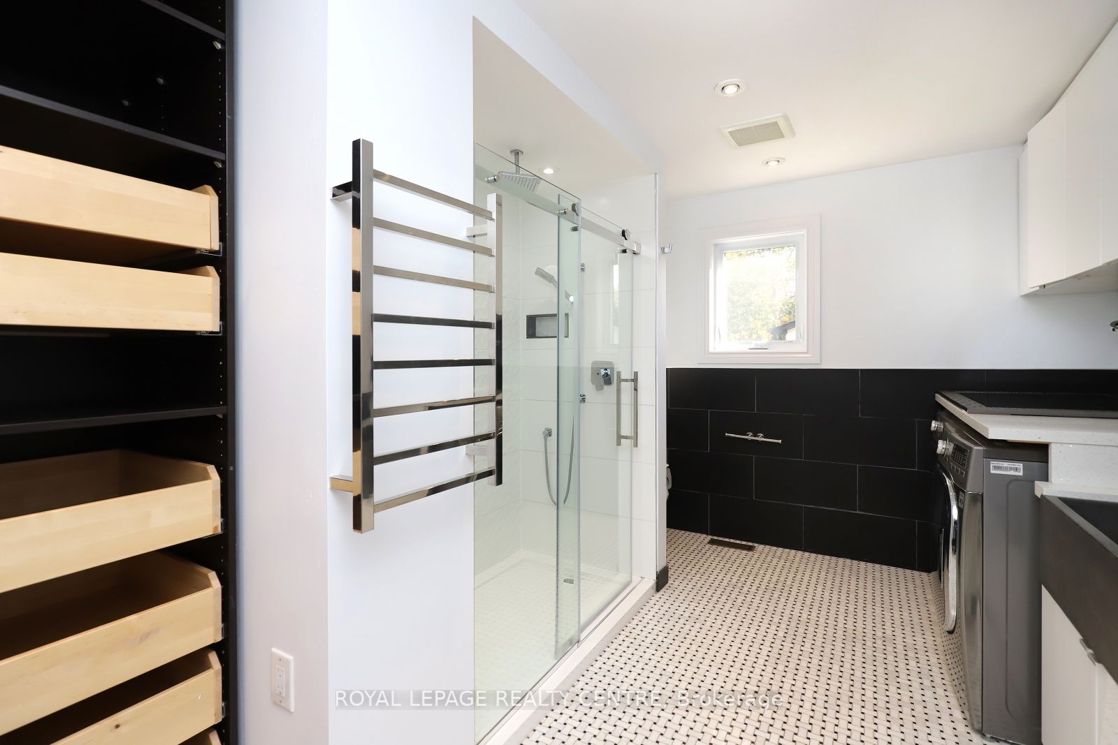 1671 Missenden Cres, #Upper