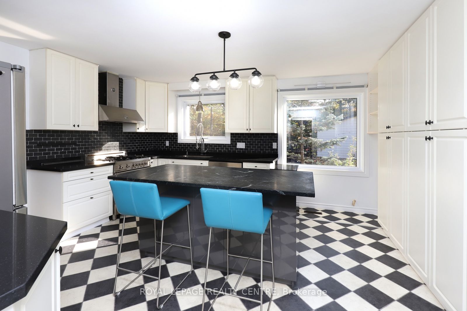 1671 Missenden Cres, #Upper