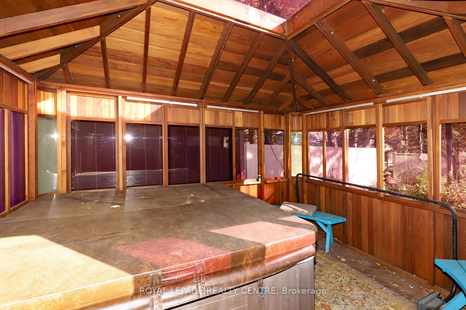 1671 Missenden Cres, #Upper