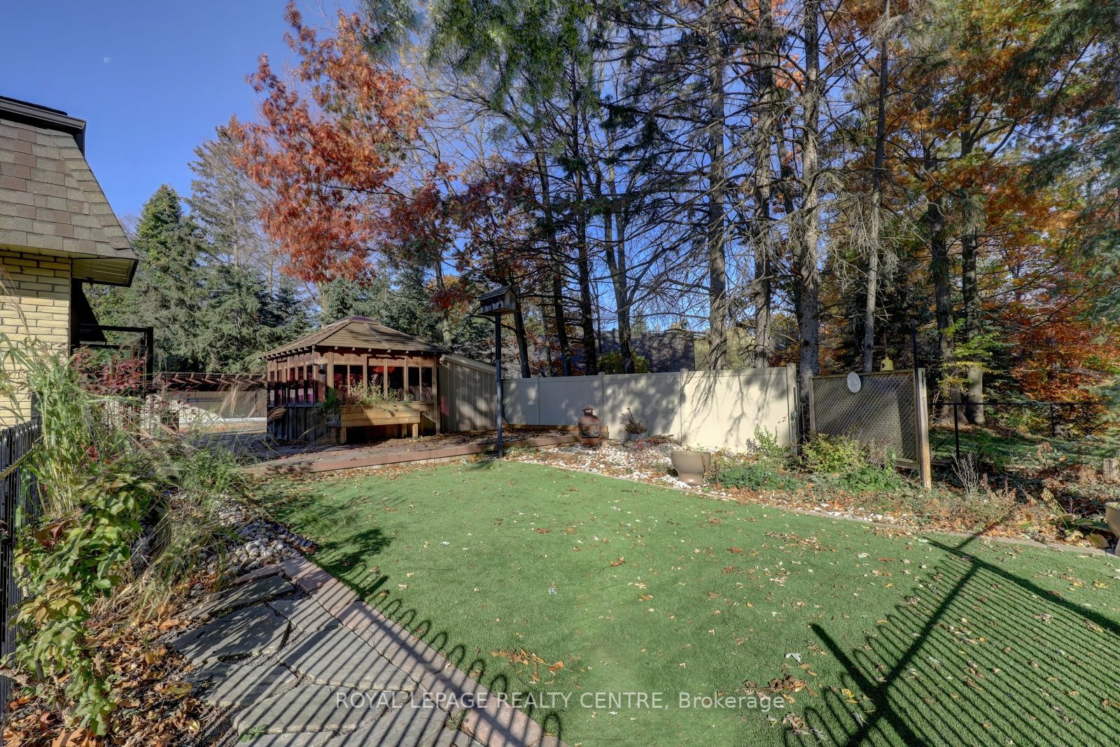 1671 Missenden Cres, #Upper