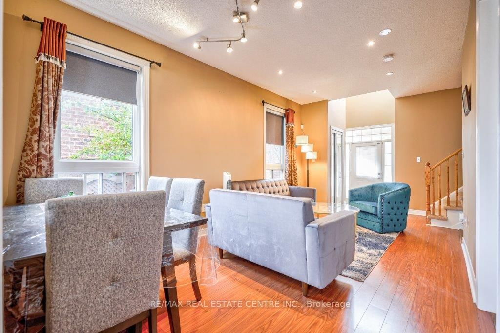 7325 Cork Tree Row